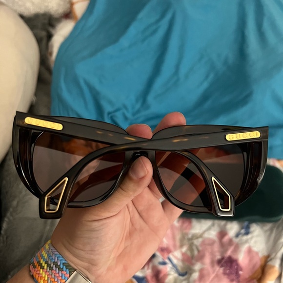 Gucci oversized cat eye tortoise shell sunglasses - Picture 3 of 4